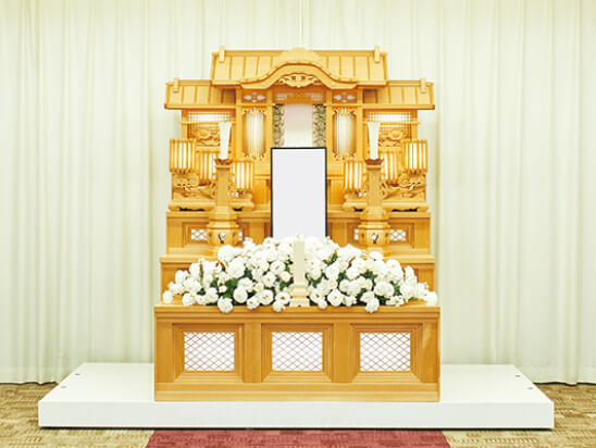 【葬儀基本プラン】エテルノ西宮・小式場、白木祭壇・雪明イメージ